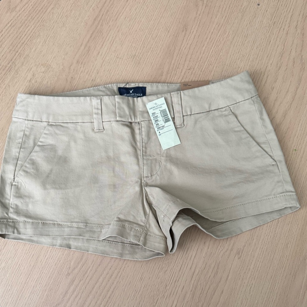 American Eagle Outfitters Tan Cargo Shorts
